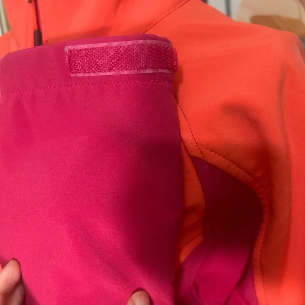 The North Face Women's Vibrant Orange and Pink Spring Jacket - Picture 12 of 16